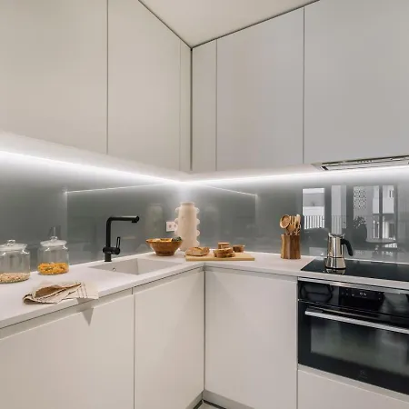 Fuseta - 2 Bedrooms And Parking In Santo Antonio * リスボン