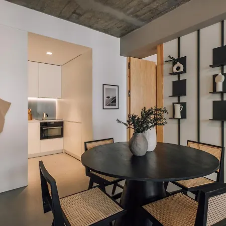 Fuseta - 2 Bedrooms And Parking In Santo Antonio * Lisboa